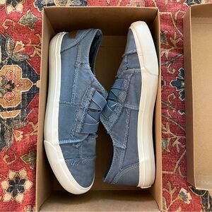 NEW Blue Fish Coastal Blue Women's Casual Sneakers